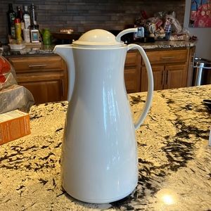 Pampered chef hot/cold carafe